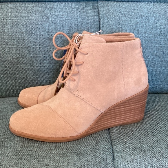 NWT TOMS Women's, Hyde Boot Wedge Boots size 8 Sand Suede - Picture 5 of 10